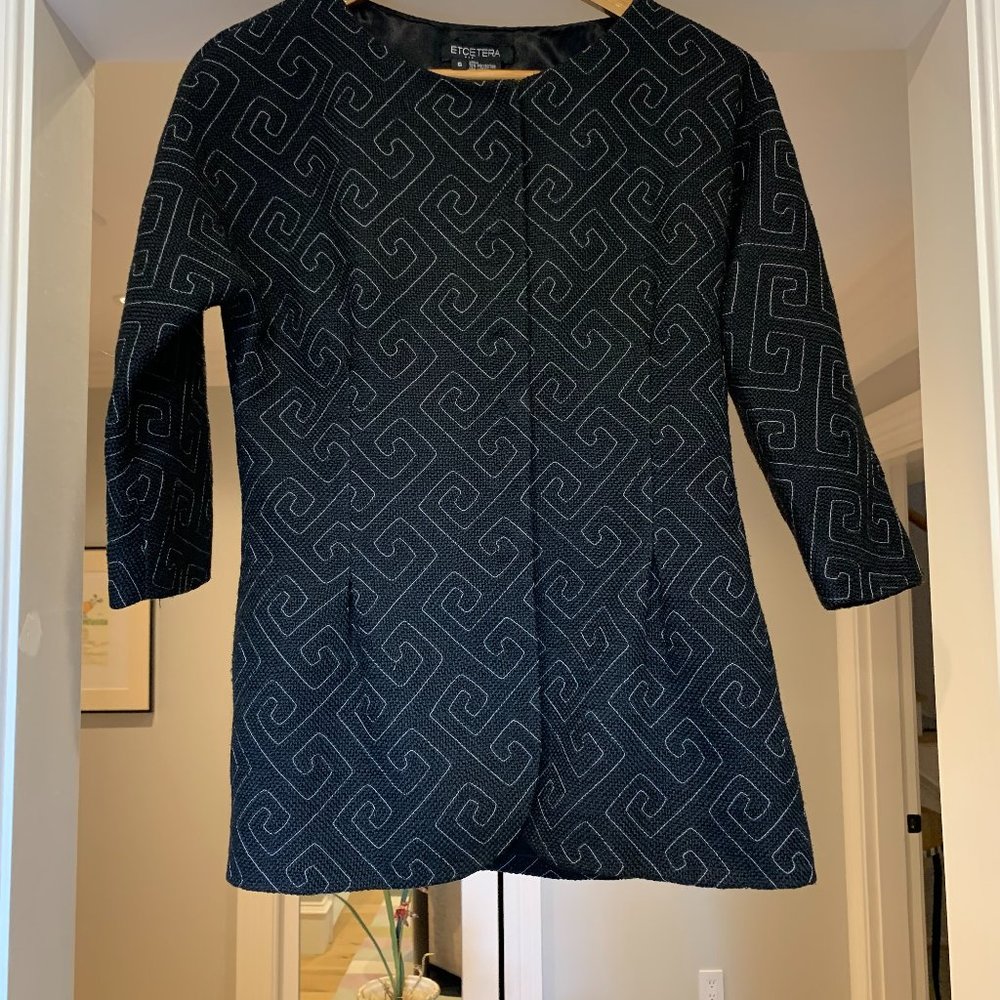 -ETC Brand black geometric print fitted jacket with 3/4 sleeves size 6